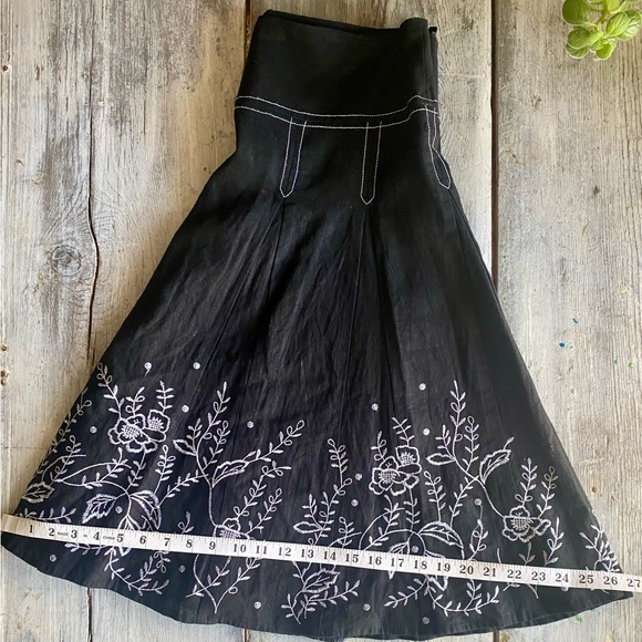 Bohemian linen and rayon size 10 a-lined linen and rayon skirt. - Picture 3 of 7
